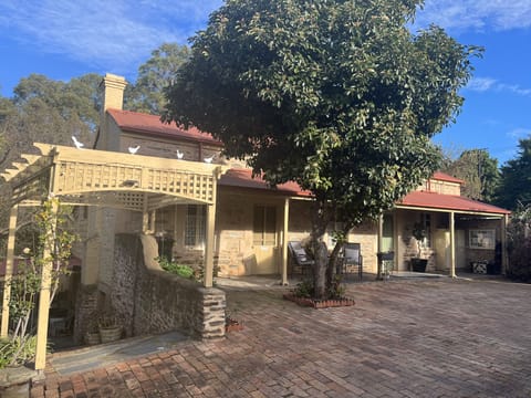 Exterior view Manager 2 bedded bluestone Cottage