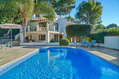 Lovingly Renovated 2016
Lovingly Maintained to date....