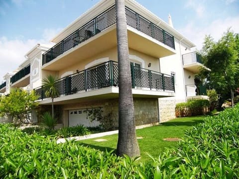 On the first Tee of boavista golf course, exquisite 2 bedroom apartment 