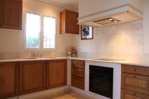 Well equipped kitchen