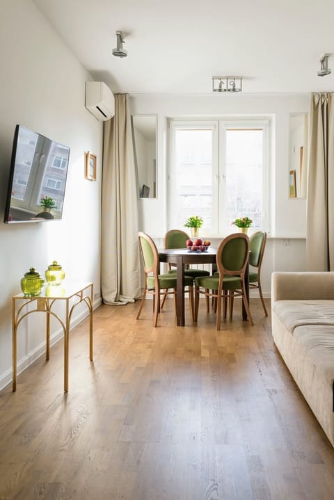 Living room with a dining table 