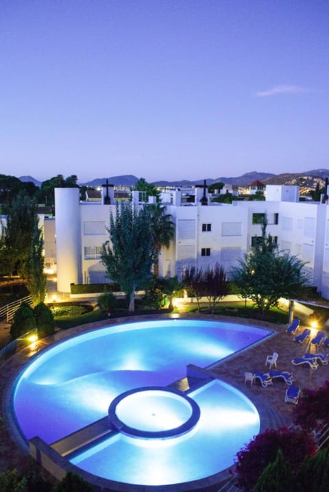 Bellresguard pool - from apartment roof terrace. South facing 3 bed apartment.