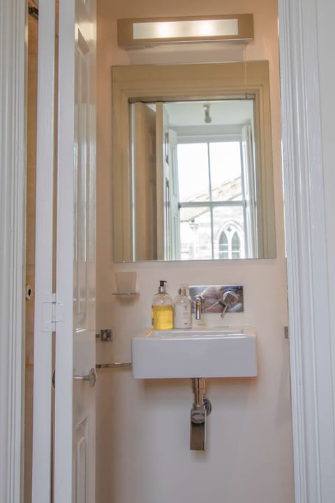 Hairdryer and Complimentary Toiletries