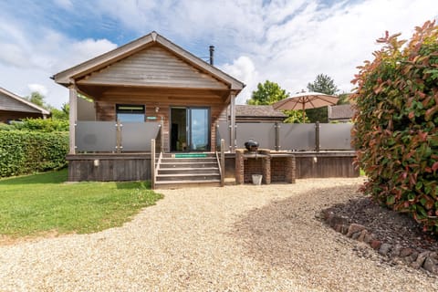 Honeysuckle lodge and barbeque station