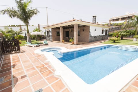 VILLA ANGELYN