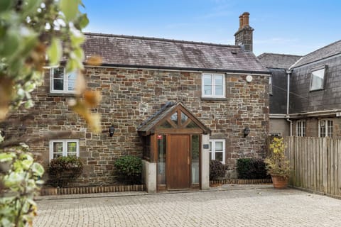 Beautiful Cottage, Near Beach