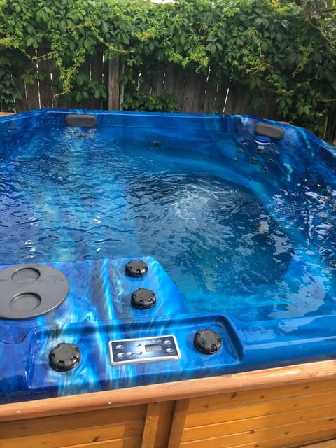 Add-on private jacuzzi/hot tub is available for an additional $300 per week.