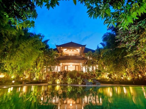 Welcome to the stunning Jessica Estate!
