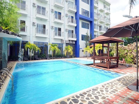 Indoor pool, free cabanas