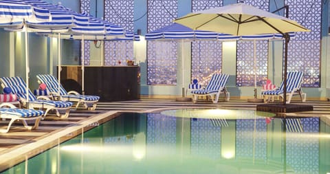 Outdoor pool, sun loungers