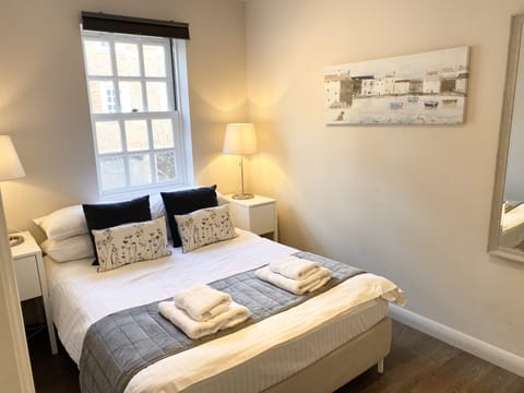 Apartment, 2 Bedrooms | Desk, iron/ironing board, free cribs/infant beds, free WiFi