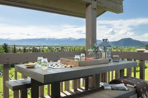 Private balcony with outdoor dining