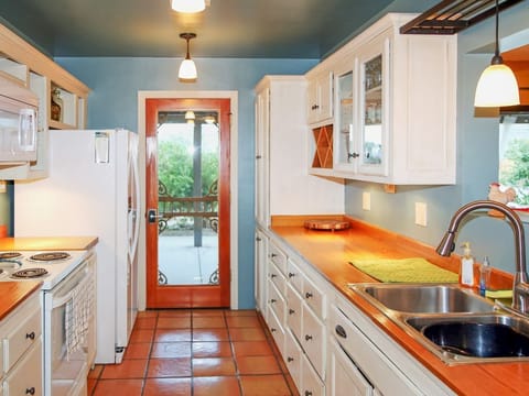Galley Kitchen to Rear Patio