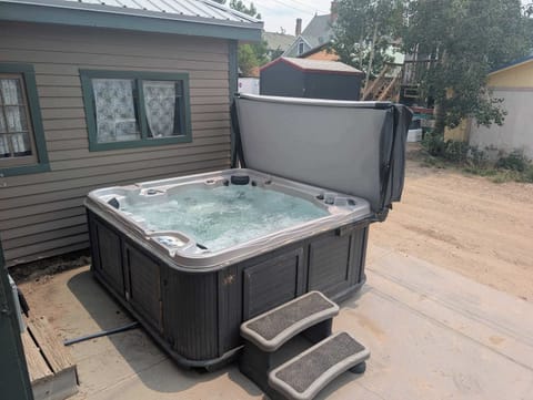 Hot tub