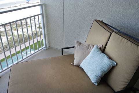 Lounge on the balcony