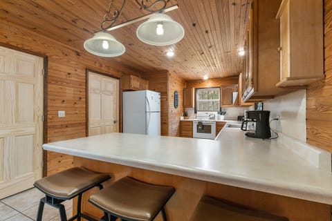 Breakfast bar just off the kitchen