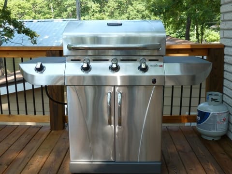 Gas Grill with all appliances.
