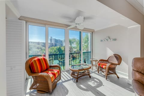1-305 Lanai