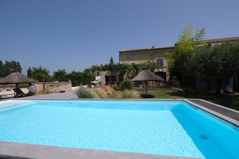 BARBENTANE vacation rental, comfortable house for rent for 8 people. Online reservation with Plaisirs & Maisons de Provence
