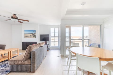 21ee328e-a0d3-42e4-b969-bfb57de837c2