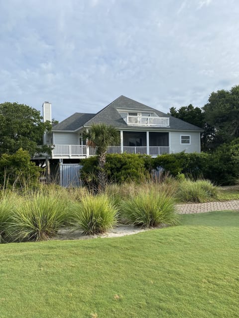 Exterior color change in 2022. Looking pretty on the golf course!