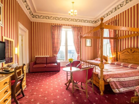 Quadruple Room | Iron/ironing board, free WiFi, bed sheets