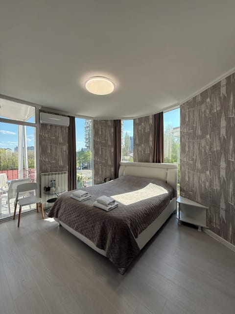 Superior Double Room, 1 Bedroom, Jetted Tub, Courtyard View | Premium bedding, pillowtop beds, individually decorated