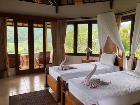 Twin Room | Desk, soundproofing, free WiFi, bed sheets