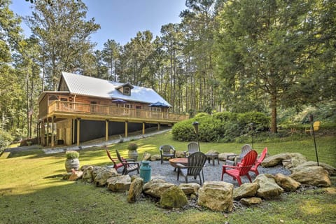 Mableton Vacation Rental | 3BR | 2BA | 3,500 Sq Ft | Stairs Required