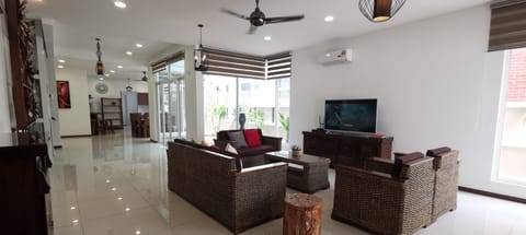 Comfort Bungalow (23 Pax) | Living room | Smart TV