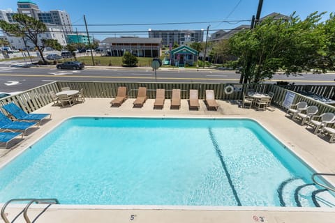 pool-01a