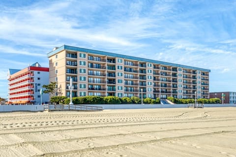 Condo, 2 Bedrooms | Exterior
