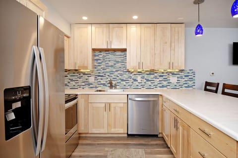 Condo, 1 Bedroom | Private kitchen | Fridge, microwave, oven, dishwasher