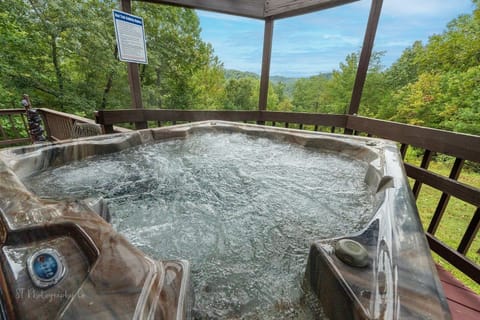 Chalet, 2 Bedrooms | Outdoor spa tub