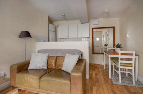 City Apartment | Living room | TV