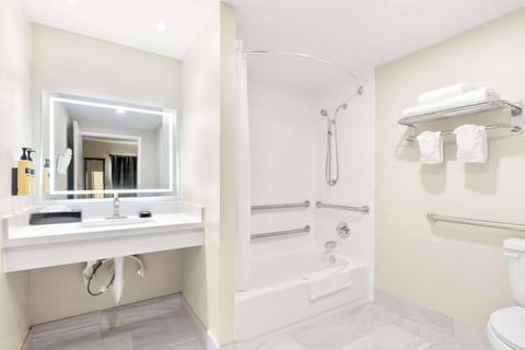 Combined shower/tub, deep soaking tub, free toiletries, hair dryer
