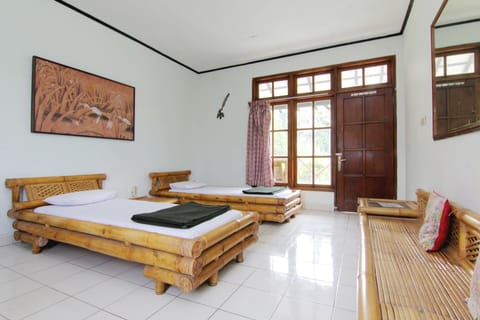 Standard Room, Private Bathroom | In-room safe, bed sheets