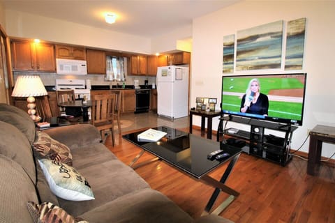 Cooperstown Baseball Rentals - Championship #3 is a spacious second floor unit with open floor plan and large (55" or larger) flat screen smart Roku TV and a fully equipped kitchen for your vacationing pleasure.