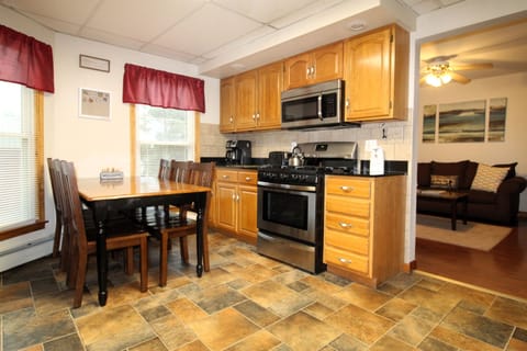 Triple Play #2R has a fully equipped spacious kitchen with granite countertops