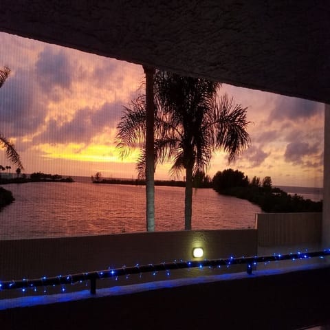 Amazing sunset from our lanai