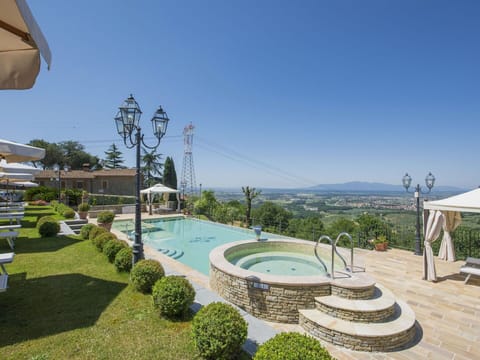 Property, Swimming Pool, Real Estate, Building, Resort, House, Estate, Vacation, Home, Leisure
