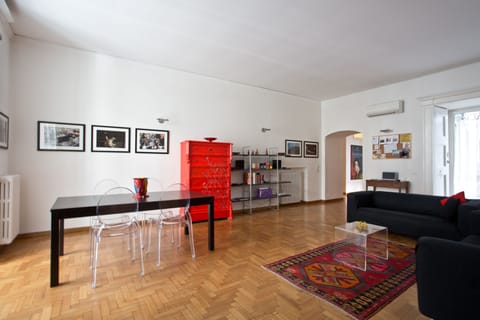 Large and sunny living area