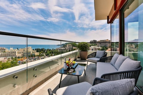 Deluxe Apartment, 1 King Bed with Sofa bed, Non Smoking, Sea View | View from room