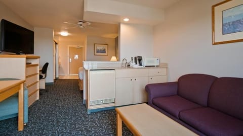 42-inch LCD TV with satellite channels, TV, fireplace