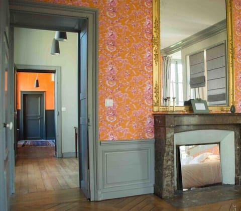 Room (Fantaisie) | Living area | Flat-screen TV