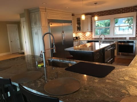 Full Gourmet Kitchen