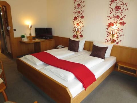 1 bedroom, desk, free WiFi, bed sheets