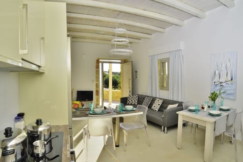 House | Living area | 24-inch flat-screen TV with satellite channels, TV