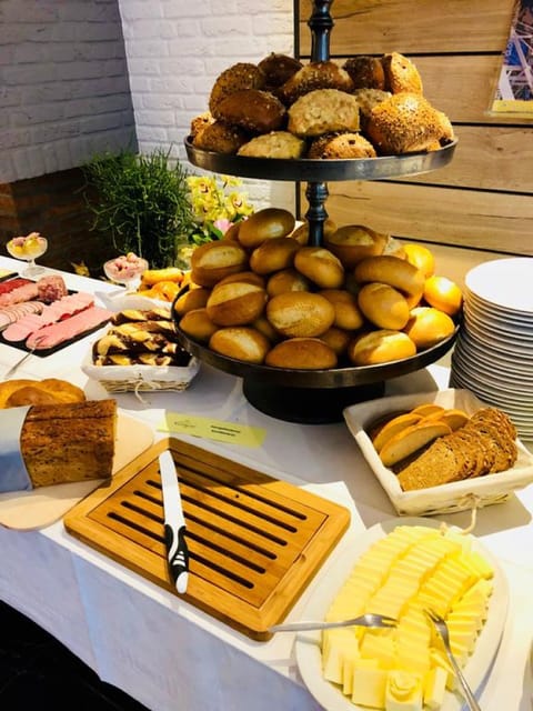 Daily buffet breakfast for a fee