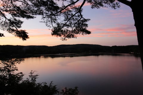 Captain's Lookout - gorgeous lake views, beautiful sunsets, close to Cooperstown Dreams Park & All-Star Village!  5 bedrooms, 5 bathrooms - perfect for 2 or 3 families to share!